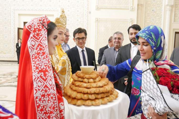 دیپلماسی هنری خانم معاون در دوشنبه