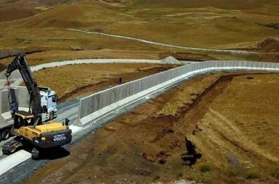 دیوار ایرانی‌ها مورد توجه هندی‌ها  <img src="/images/video_icon.png" width="16" height="16" border="0" align="top">