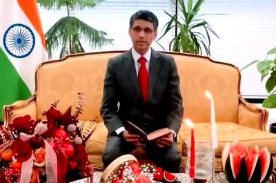 پیام یلدایی سفیر هند با میز جالب  <img src="/images/video_icon.png" width="16" height="16" border="0" align="top">