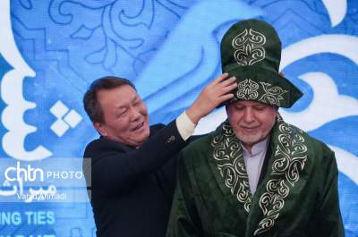 صالحی امیری با لباس قزاق‌ها در نیاوران